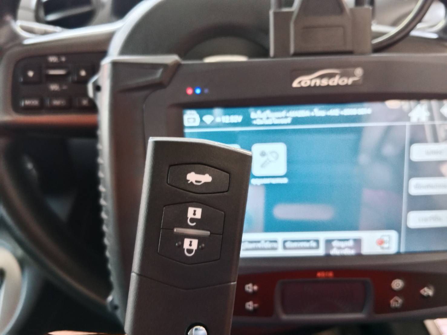 11 - https://ร้านช่างเจริญกุญแจโคราช.com | ร้านช่างเจริญกุญแจโคราช - รับทำกุญแจรถยนต์ทุกชนิด เปิดรถยนต์เปิดบ้านเปิดตู้เซฟ กุญแจมอเตอร์ไซค์ทุกรุ่นทุกชนิด รับทำกุญแจอิมโมบิไลเซอร์ทุกรุ่น บริการนอกสถานที่ทั้งในเขตตัวเมืองและเขตใกล้เคียงต่างอำเภอต่างจังหวัด