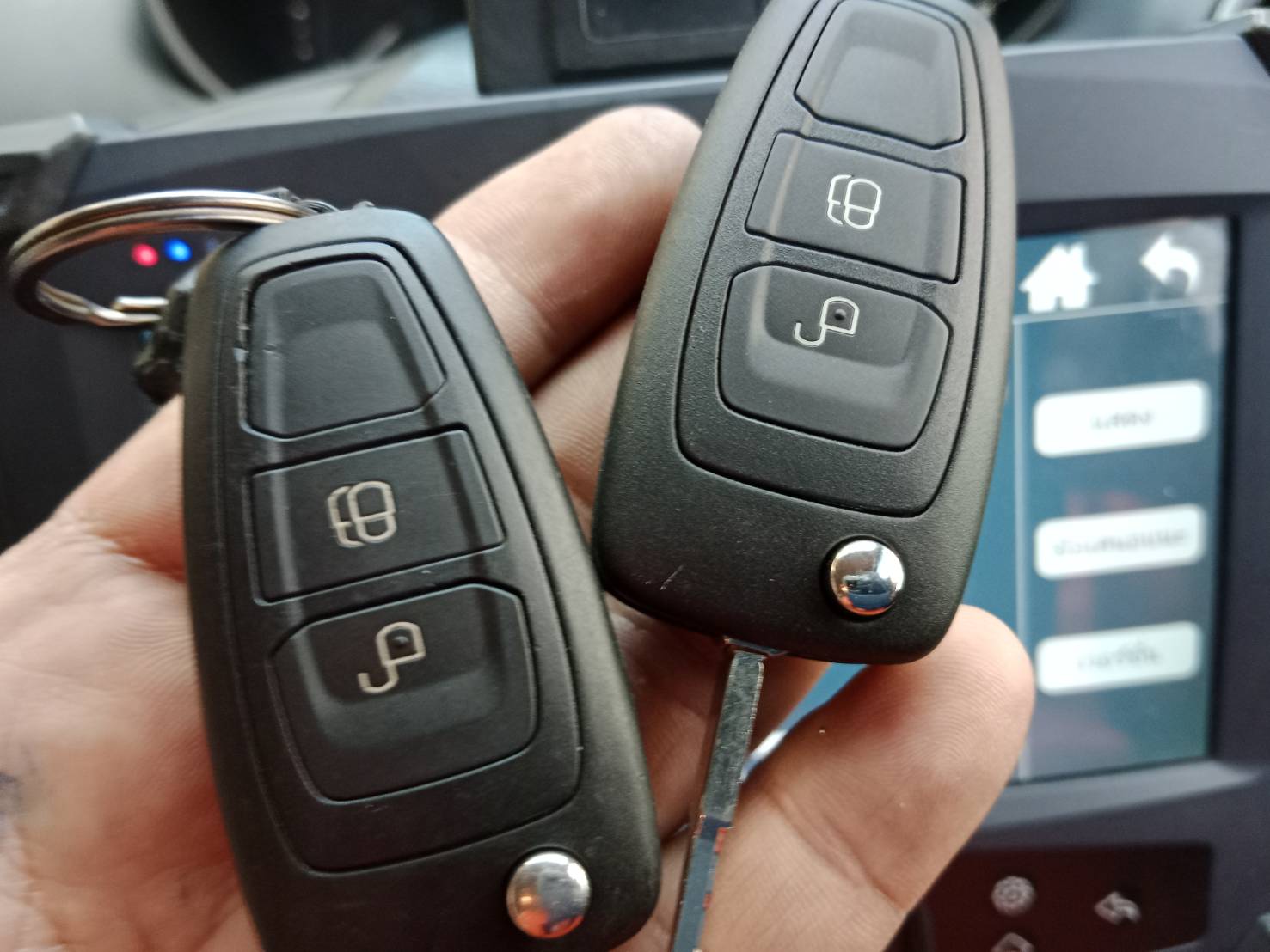 12 - https://ร้านช่างเจริญกุญแจโคราช.com | ร้านช่างเจริญกุญแจโคราช - รับทำกุญแจรถยนต์ทุกชนิด เปิดรถยนต์เปิดบ้านเปิดตู้เซฟ กุญแจมอเตอร์ไซค์ทุกรุ่นทุกชนิด รับทำกุญแจอิมโมบิไลเซอร์ทุกรุ่น บริการนอกสถานที่ทั้งในเขตตัวเมืองและเขตใกล้เคียงต่างอำเภอต่างจังหวัด