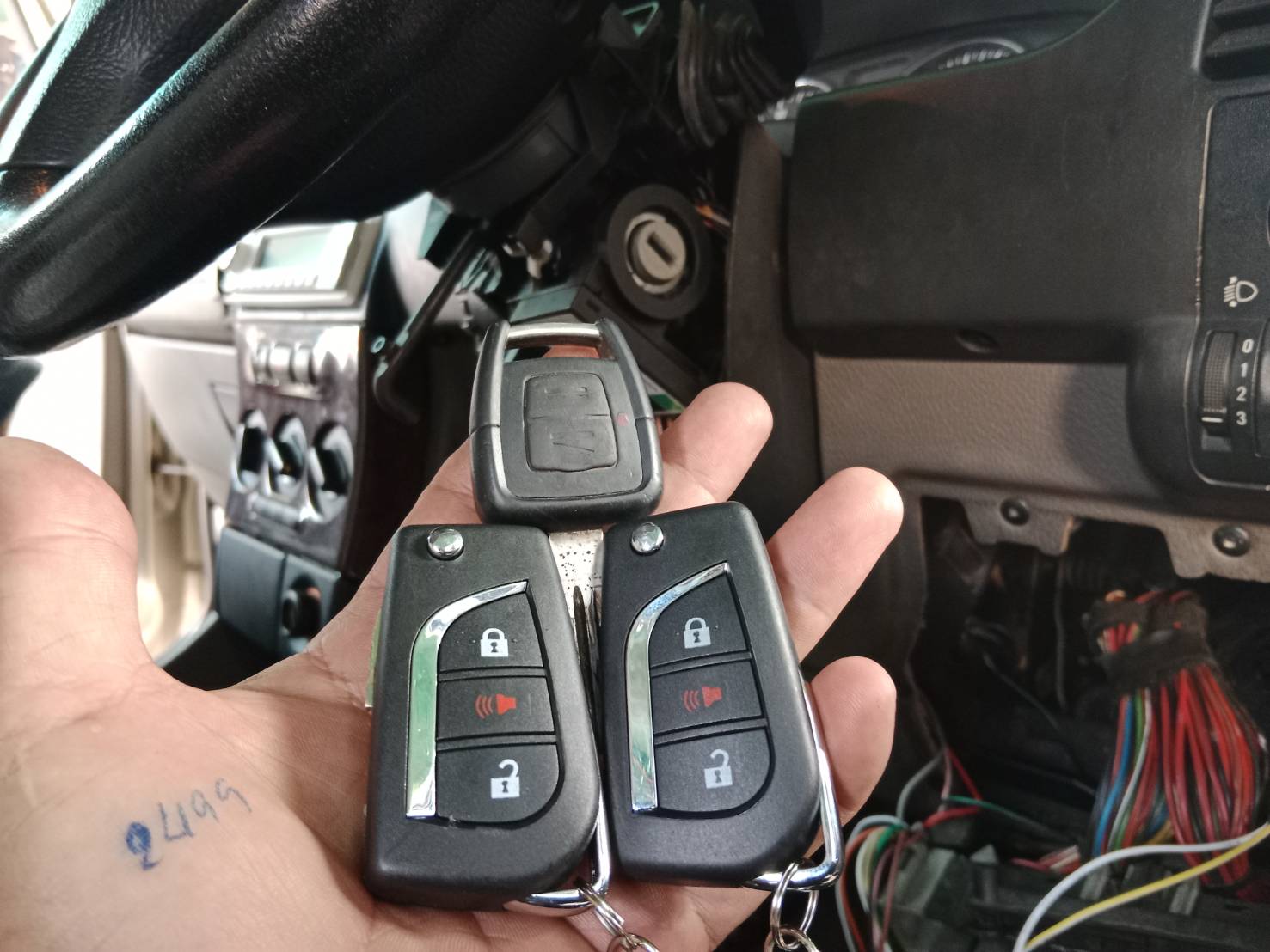 19 - https://ร้านช่างเจริญกุญแจโคราช.com | ร้านช่างเจริญกุญแจโคราช - รับทำกุญแจรถยนต์ทุกชนิด เปิดรถยนต์เปิดบ้านเปิดตู้เซฟ กุญแจมอเตอร์ไซค์ทุกรุ่นทุกชนิด รับทำกุญแจอิมโมบิไลเซอร์ทุกรุ่น บริการนอกสถานที่ทั้งในเขตตัวเมืองและเขตใกล้เคียงต่างอำเภอต่างจังหวัด