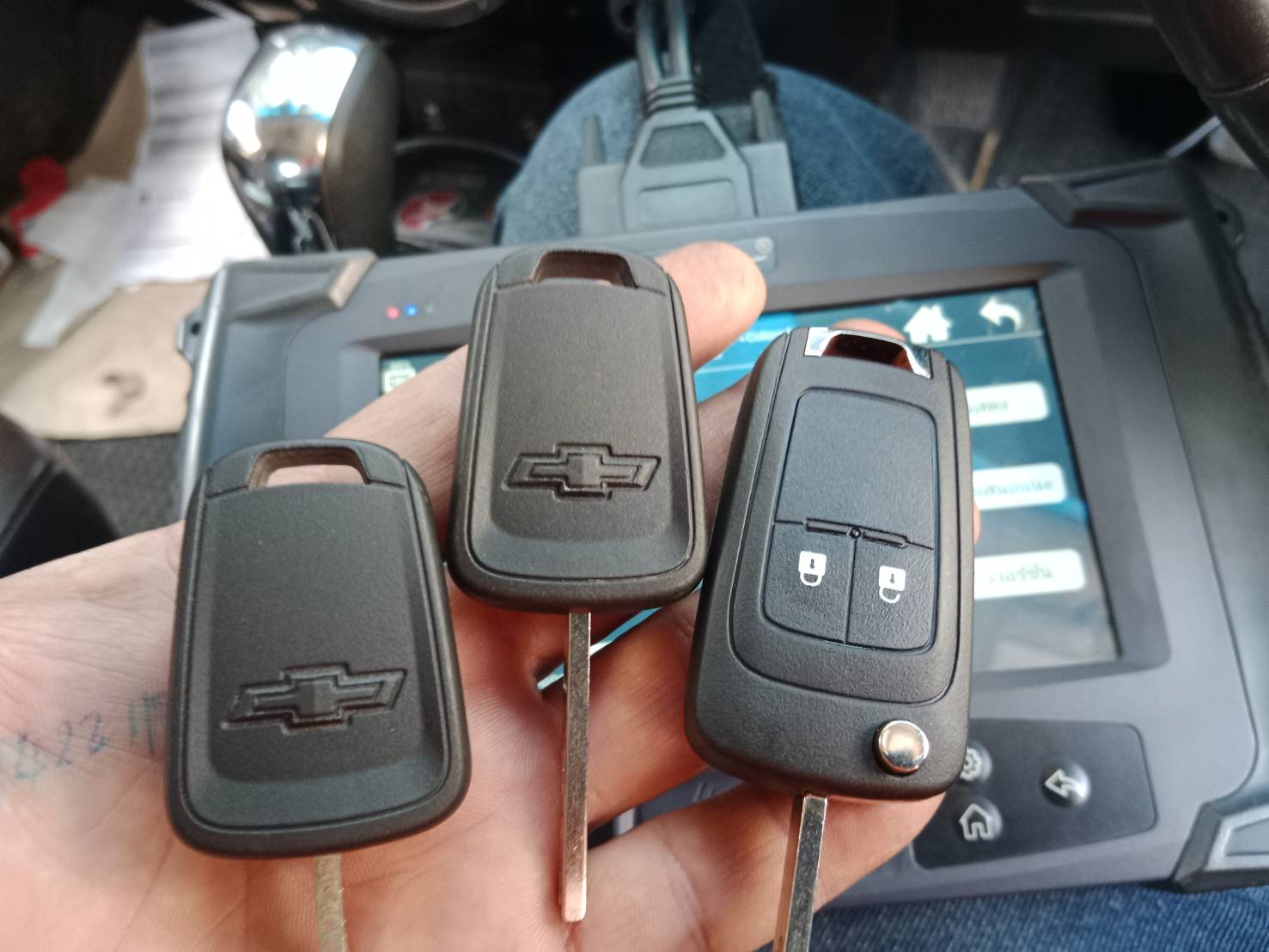 20 - https://ร้านช่างเจริญกุญแจโคราช.com | ร้านช่างเจริญกุญแจโคราช - รับทำกุญแจรถยนต์ทุกชนิด เปิดรถยนต์เปิดบ้านเปิดตู้เซฟ กุญแจมอเตอร์ไซค์ทุกรุ่นทุกชนิด รับทำกุญแจอิมโมบิไลเซอร์ทุกรุ่น บริการนอกสถานที่ทั้งในเขตตัวเมืองและเขตใกล้เคียงต่างอำเภอต่างจังหวัด