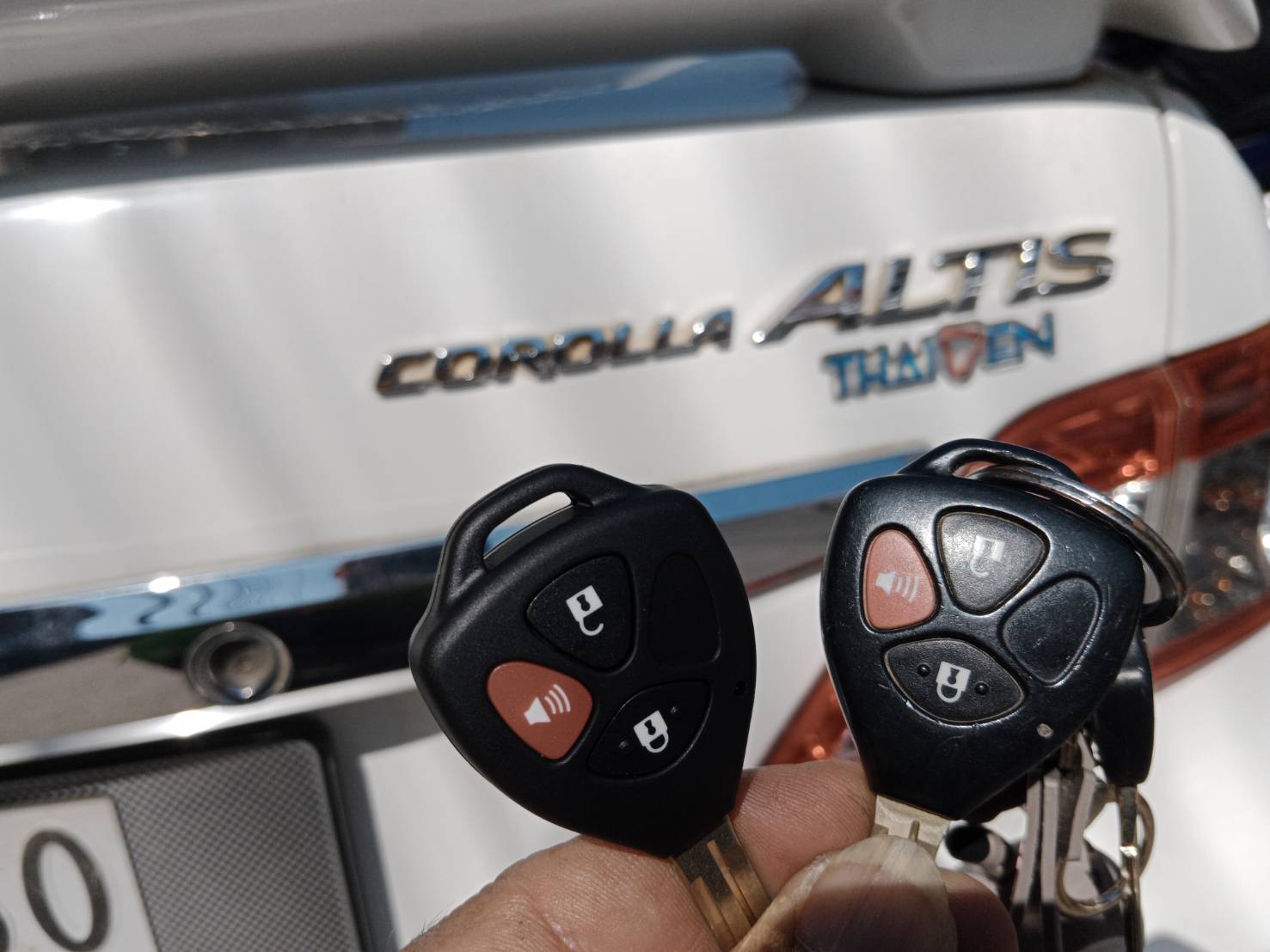 26 - https://ร้านช่างเจริญกุญแจโคราช.com | ร้านช่างเจริญกุญแจโคราช - รับทำกุญแจรถยนต์ทุกชนิด เปิดรถยนต์เปิดบ้านเปิดตู้เซฟ กุญแจมอเตอร์ไซค์ทุกรุ่นทุกชนิด รับทำกุญแจอิมโมบิไลเซอร์ทุกรุ่น บริการนอกสถานที่ทั้งในเขตตัวเมืองและเขตใกล้เคียงต่างอำเภอต่างจังหวัด