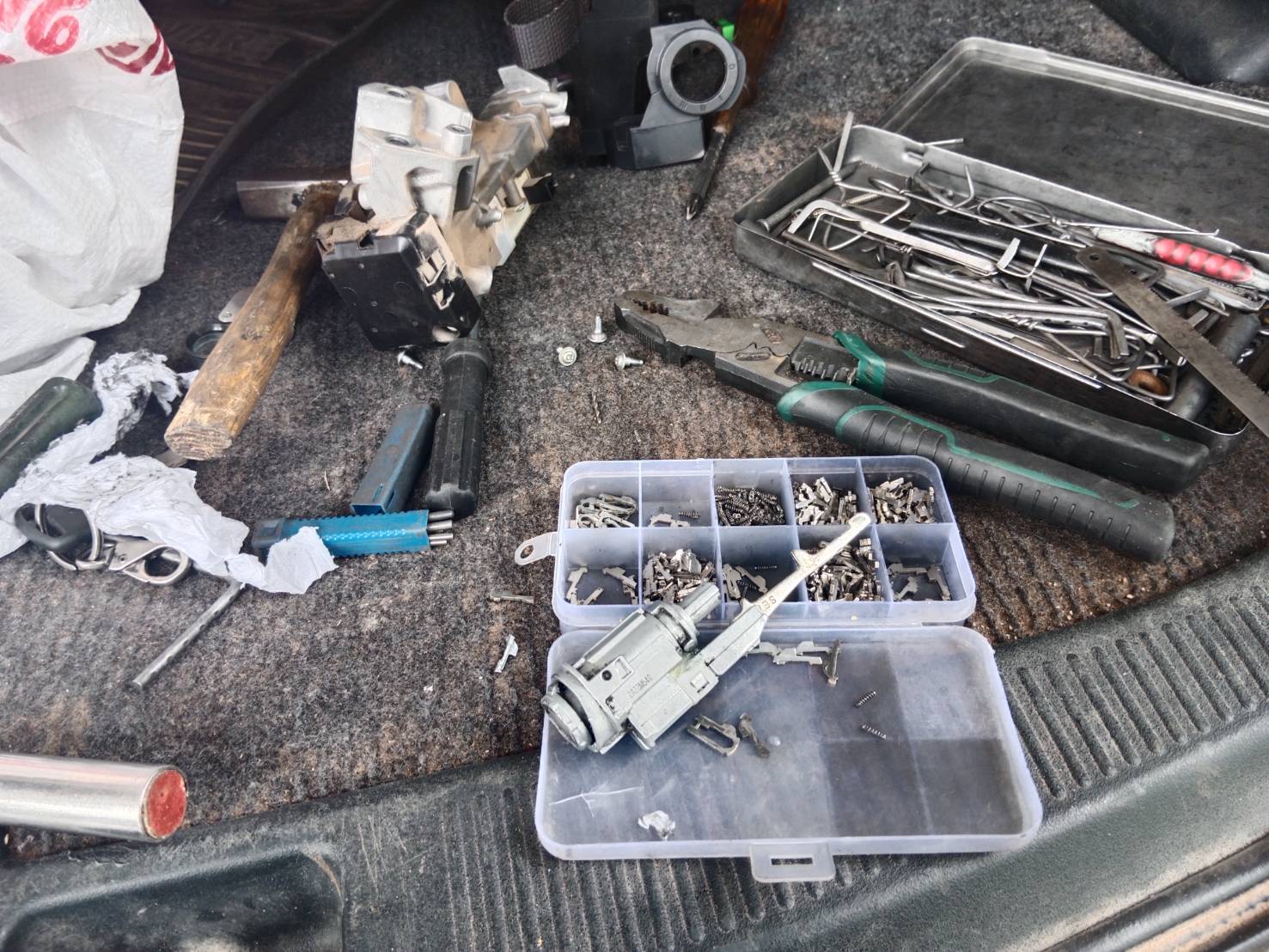 40 - https://ร้านช่างเจริญกุญแจโคราช.com | ร้านช่างเจริญกุญแจโคราช - รับทำกุญแจรถยนต์ทุกชนิด เปิดรถยนต์เปิดบ้านเปิดตู้เซฟ กุญแจมอเตอร์ไซค์ทุกรุ่นทุกชนิด รับทำกุญแจอิมโมบิไลเซอร์ทุกรุ่น บริการนอกสถานที่ทั้งในเขตตัวเมืองและเขตใกล้เคียงต่างอำเภอต่างจังหวัด