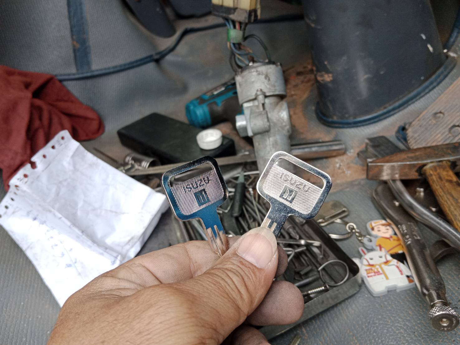 41 - https://ร้านช่างเจริญกุญแจโคราช.com | ร้านช่างเจริญกุญแจโคราช - รับทำกุญแจรถยนต์ทุกชนิด เปิดรถยนต์เปิดบ้านเปิดตู้เซฟ กุญแจมอเตอร์ไซค์ทุกรุ่นทุกชนิด รับทำกุญแจอิมโมบิไลเซอร์ทุกรุ่น บริการนอกสถานที่ทั้งในเขตตัวเมืองและเขตใกล้เคียงต่างอำเภอต่างจังหวัด