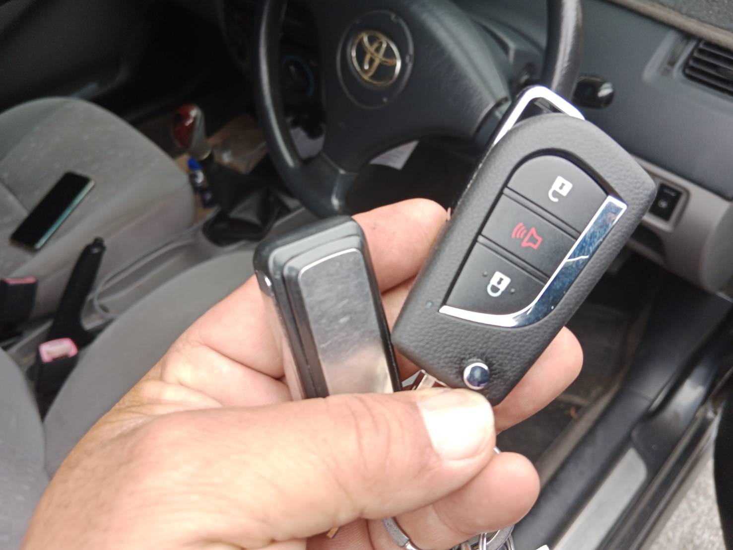 6 - https://ร้านช่างเจริญกุญแจโคราช.com | ร้านช่างเจริญกุญแจโคราช - รับทำกุญแจรถยนต์ทุกชนิด เปิดรถยนต์เปิดบ้านเปิดตู้เซฟ กุญแจมอเตอร์ไซค์ทุกรุ่นทุกชนิด รับทำกุญแจอิมโมบิไลเซอร์ทุกรุ่น บริการนอกสถานที่ทั้งในเขตตัวเมืองและเขตใกล้เคียงต่างอำเภอต่างจังหวัด